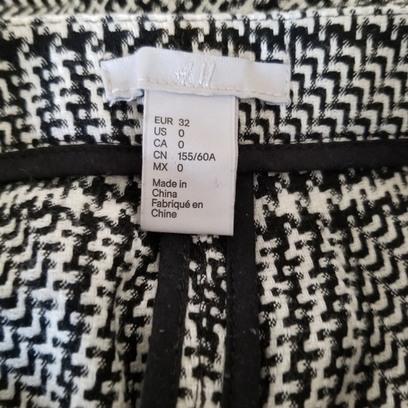 H&m black and white cropped pants - Picture 3 of 11